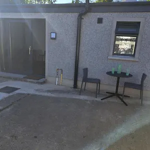 https://cavehill-cottage.belfasthotelsireland.com