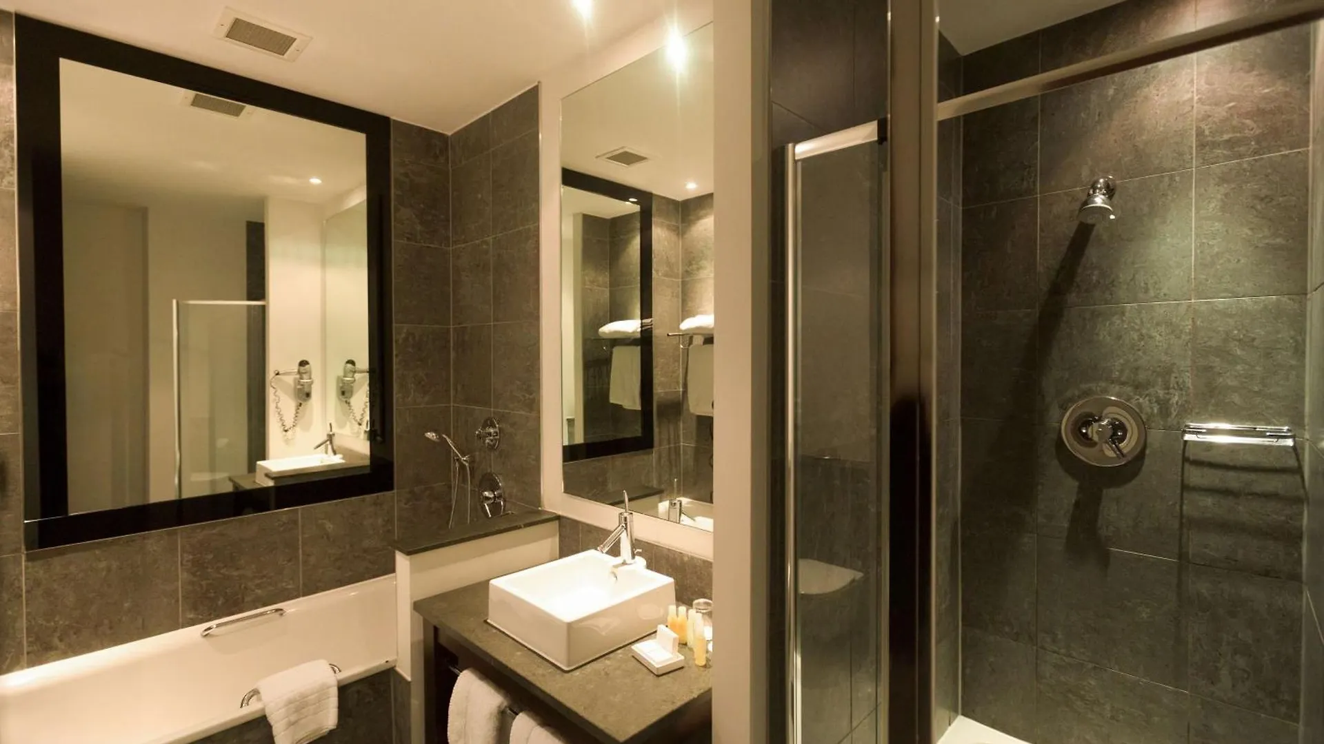 Park Plaza Cardiff Hotel 4*,  United Kingdom